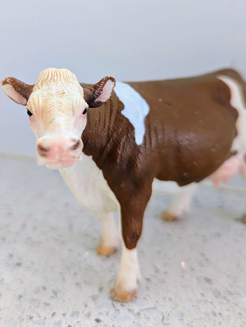 Schleich Retired Vintage 2008 Brown & White Cow Farm Animal Collectible